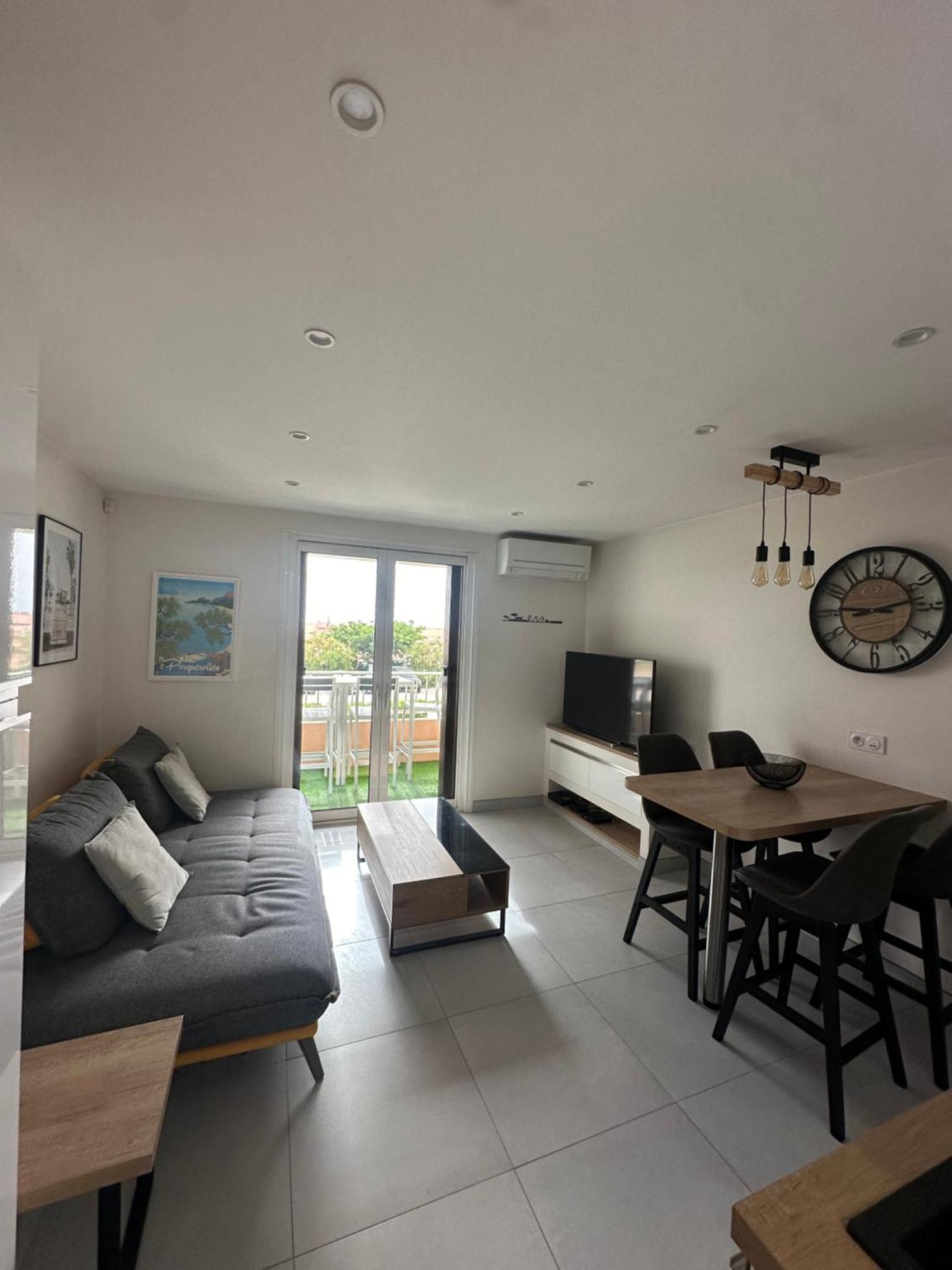 T2 Hyeres La Bergerie Vue Mer 50 M De La Plage Екстер'єр фото
